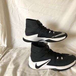 COPY - Nike | Men's Zoom Clear Out Basketball Sho…